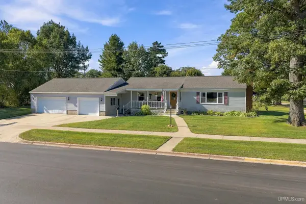 602 S 11th, Gladstone, MI 49837