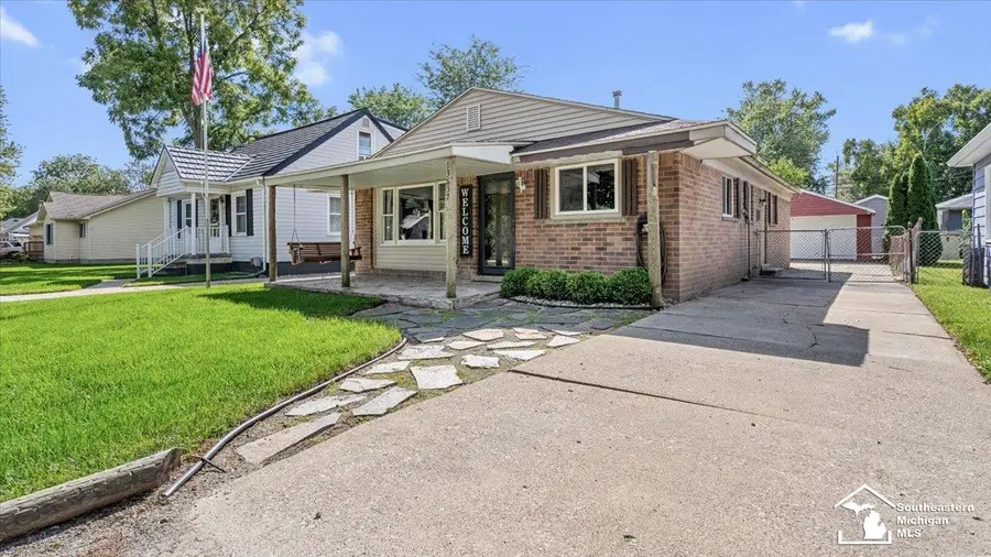 13637 Wright, Gibraltar, MI 48173 - #2