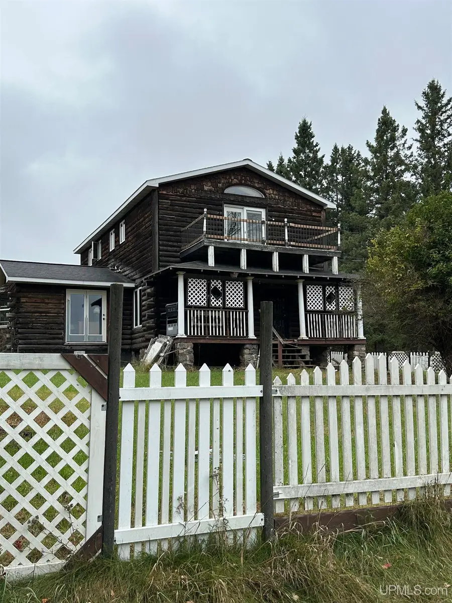 120 W Townhall, Iron River, MI 49935 - #2
