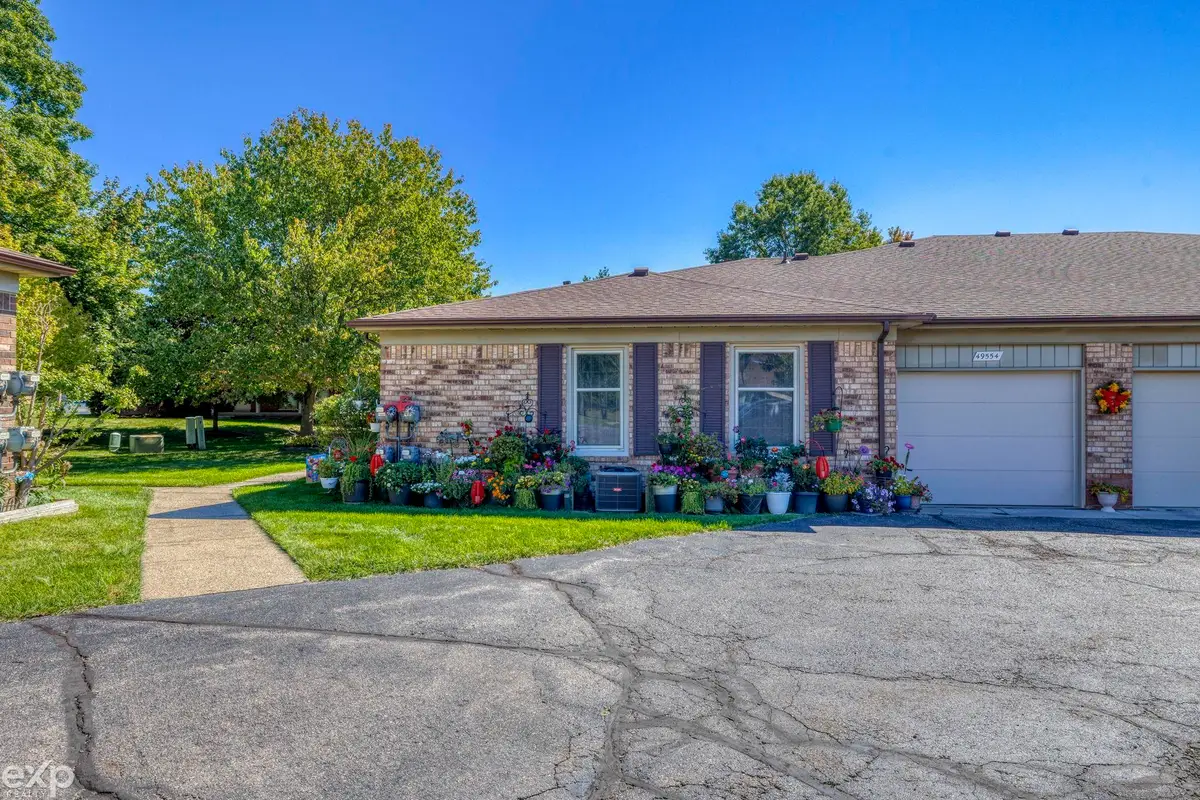 49554 Bishop Ct #17, Shelby, MI 48315 - #1