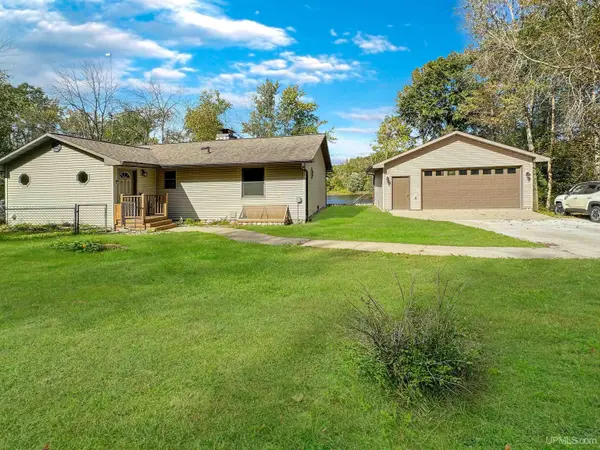 N2417 River, Wallace, MI 49893