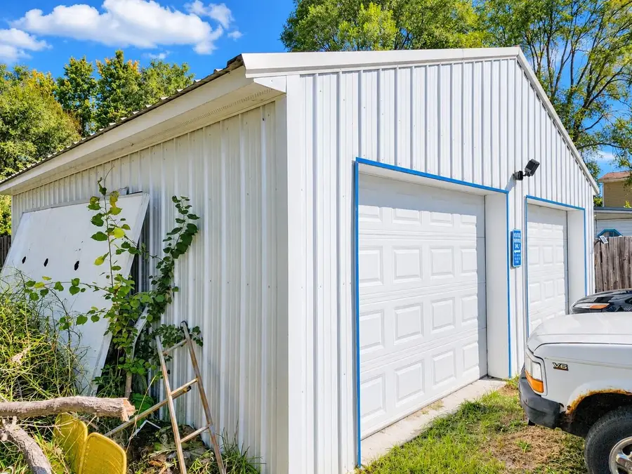 640 W Surrey, Farwell, MI 48622 - #2