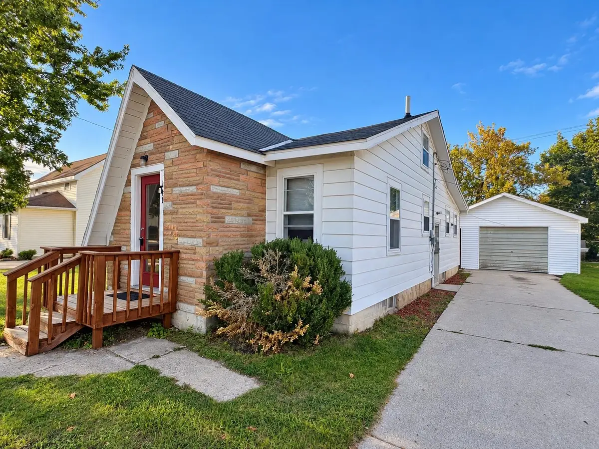 141 E Grout, Gladwin, MI 48624 - #1