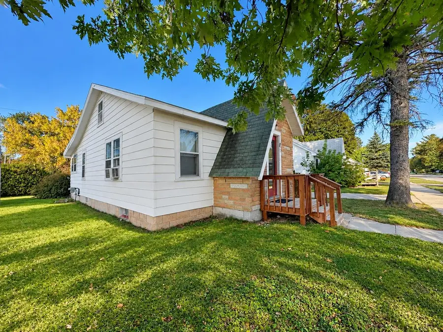 141 E Grout, Gladwin, MI 48624 - #3