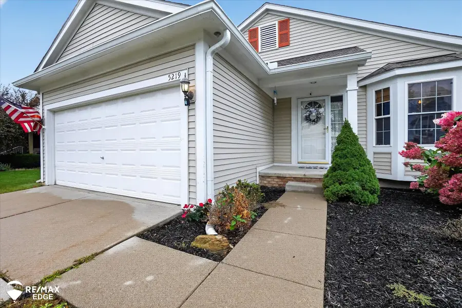 5219 Sandalwood, Grand Blanc, MI 48439 - #2