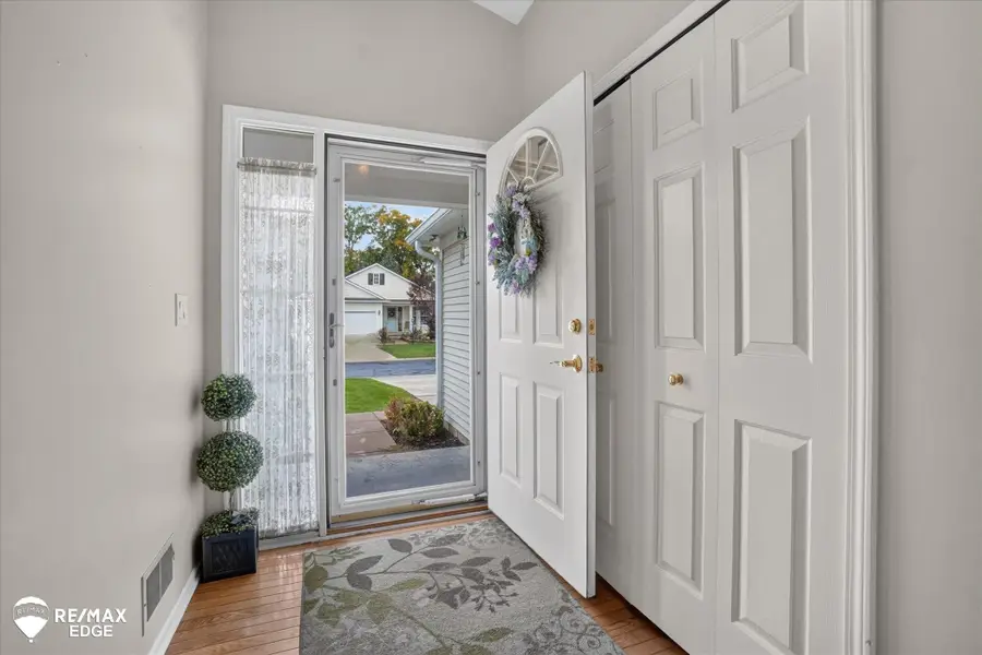 5219 Sandalwood, Grand Blanc, MI 48439 - #3