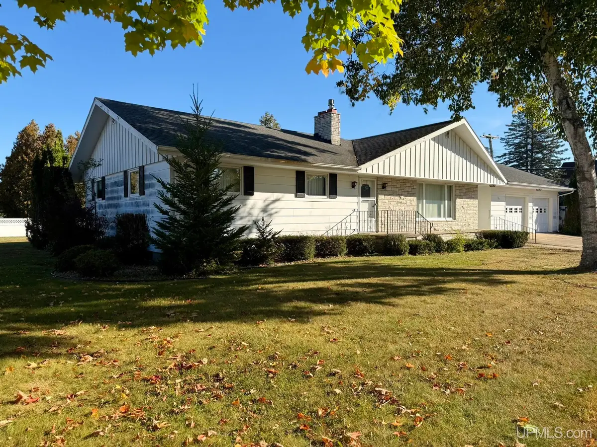 734 Oak, Manistique, MI 49854 - #1