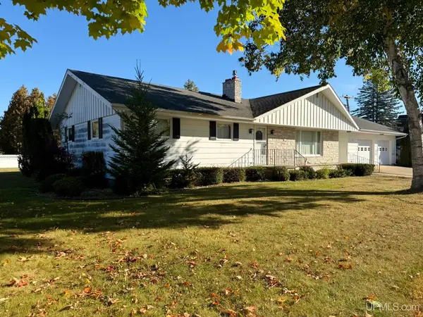 734 Oak, Manistique, MI 49854
