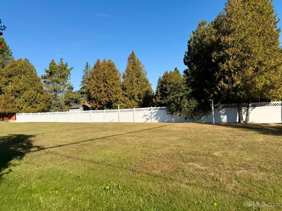 734 Oak, Manistique, MI 49854 - #3