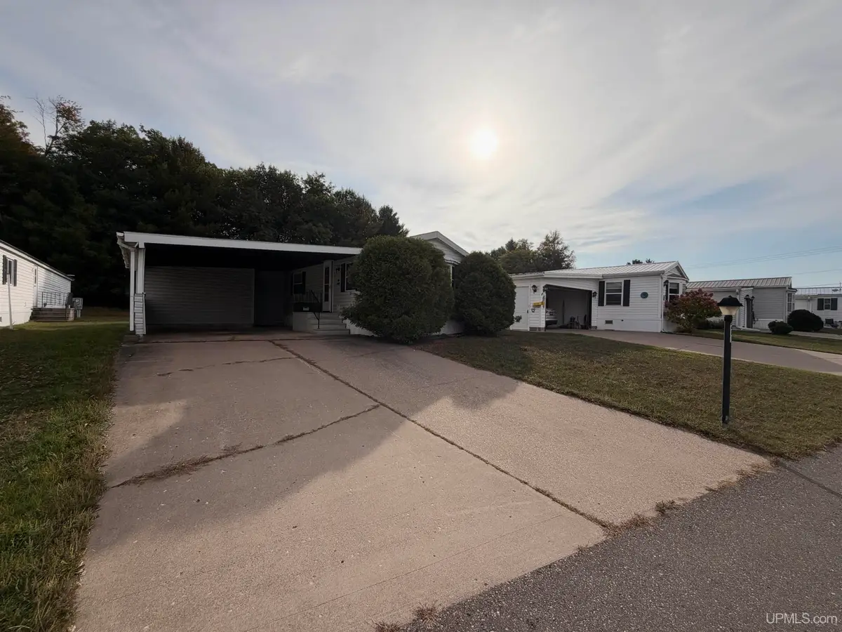 W8007 Us 141/2, Iron Mountain, MI 49801 - #1