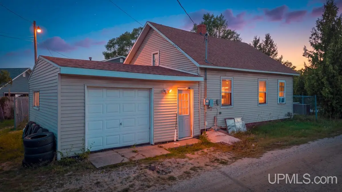 2011 N 16th, Escanaba, MI 49829 - #1