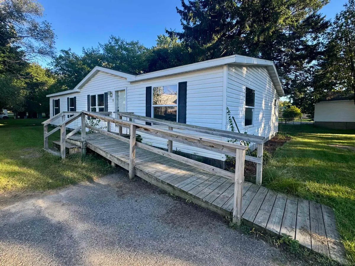 740 N Silverleaf, Gladwin, MI 48624 - #1