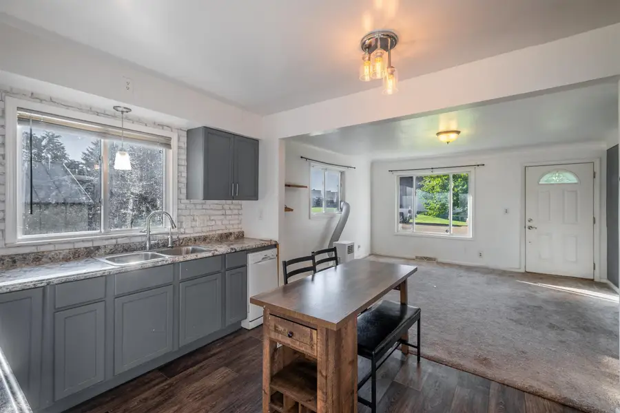 3259 Berent, Burton, MI 48529 - #3