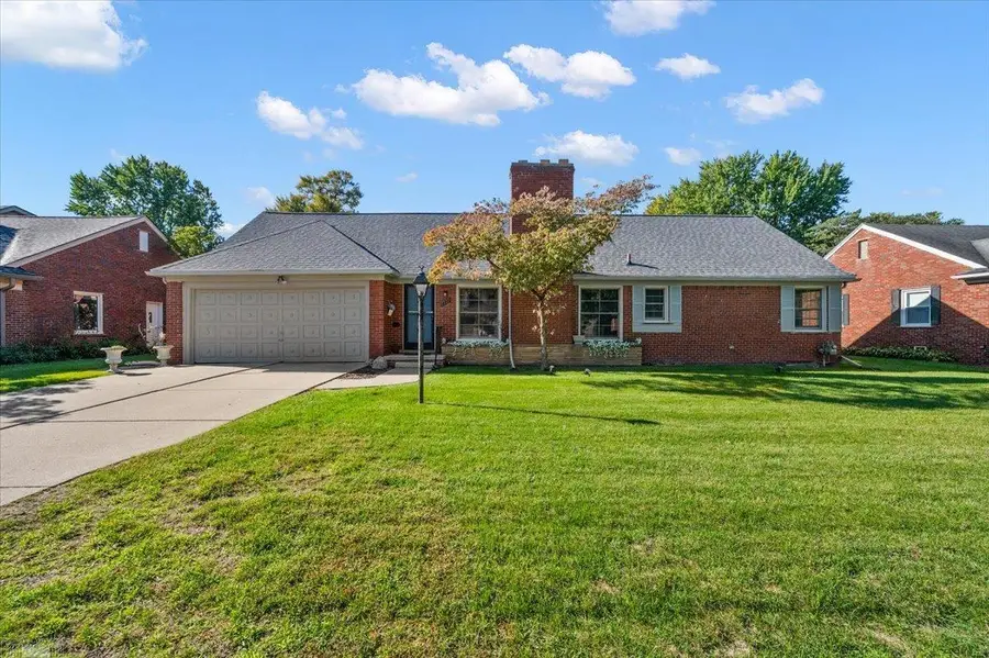 1111 S Renaud, Grosse Pointe Woods, MI 48236 - #2