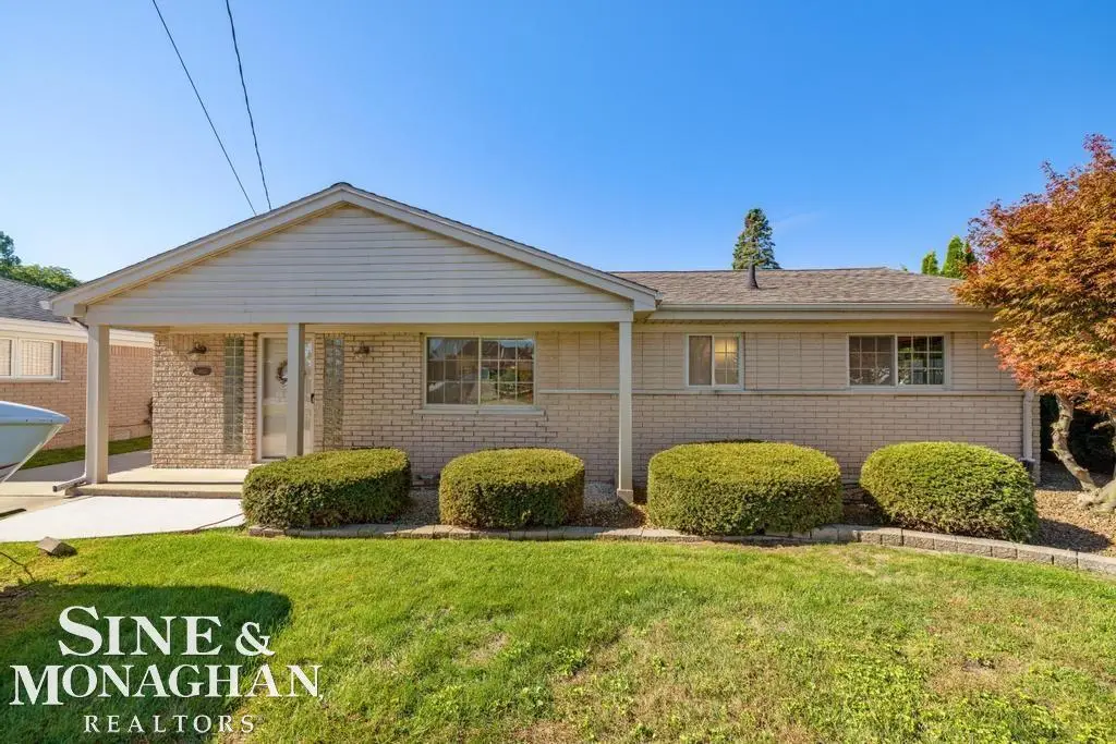 38015 Circle, Harrison Township, MI 48045 - #1