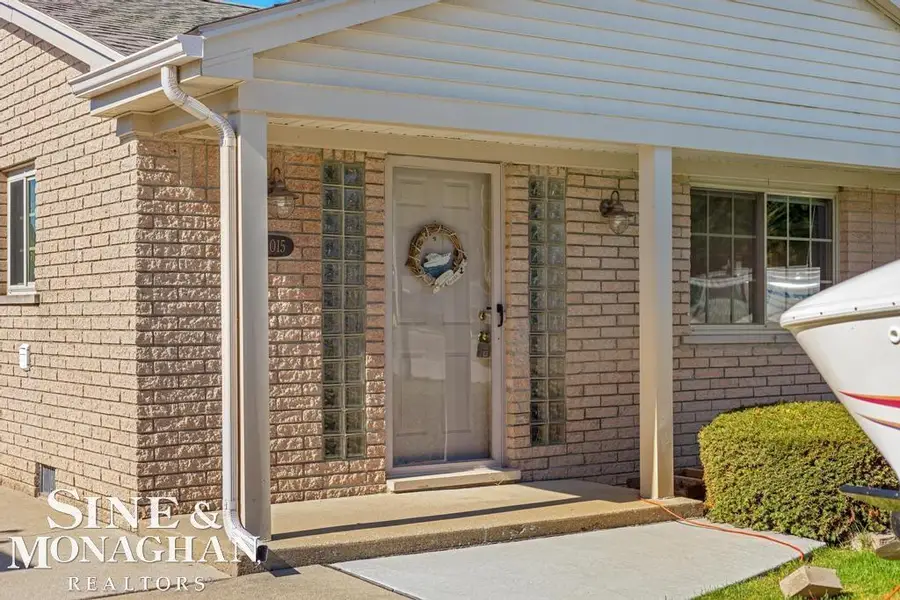 38015 Circle, Harrison Township, MI 48045 - #2