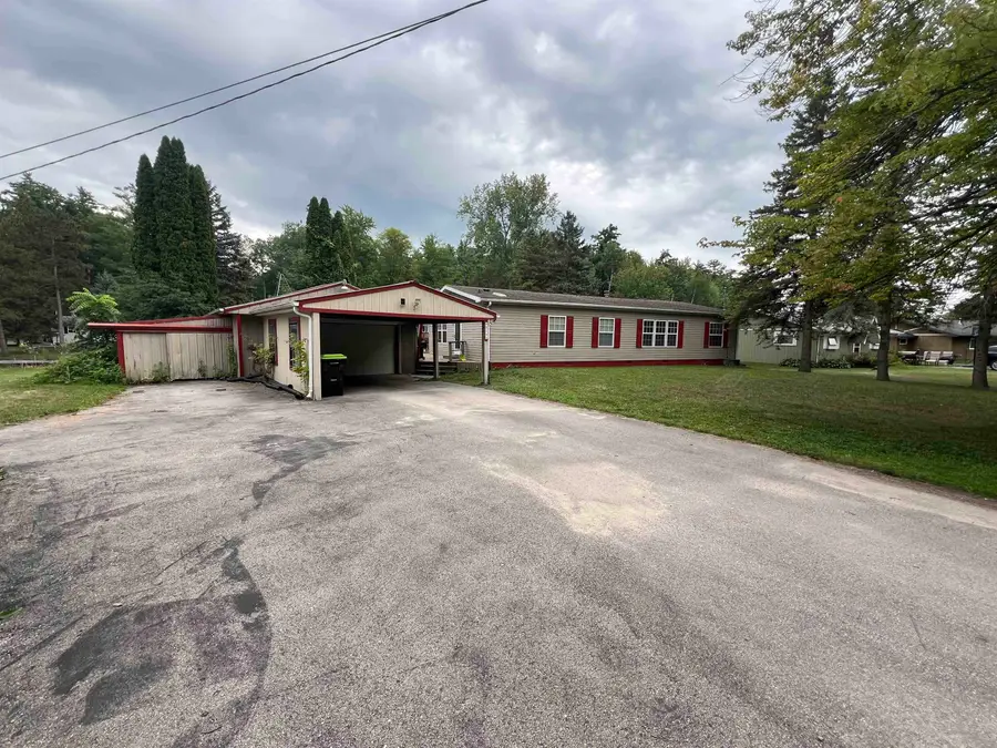 5141 S Pine, Beaverton, MI 48612 - #2