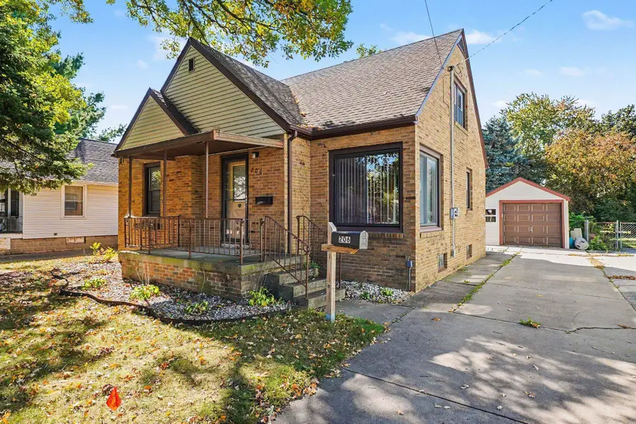 206 S Mountain, Bay City, MI 48706 - #2