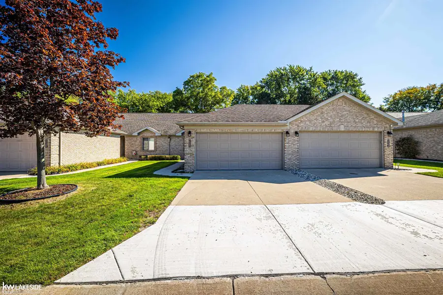 35292 Silver Maple, Clinton Township, MI 48035 - #2