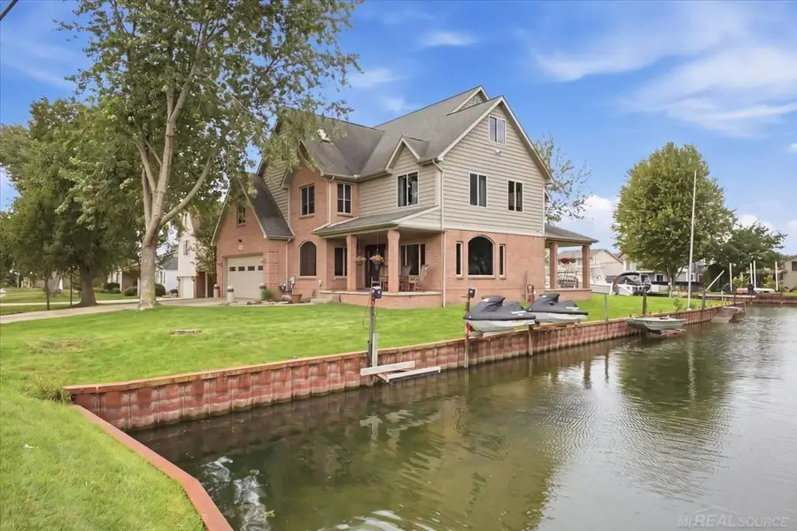 38241 Circle, Harrison Township, MI 48045 - #2