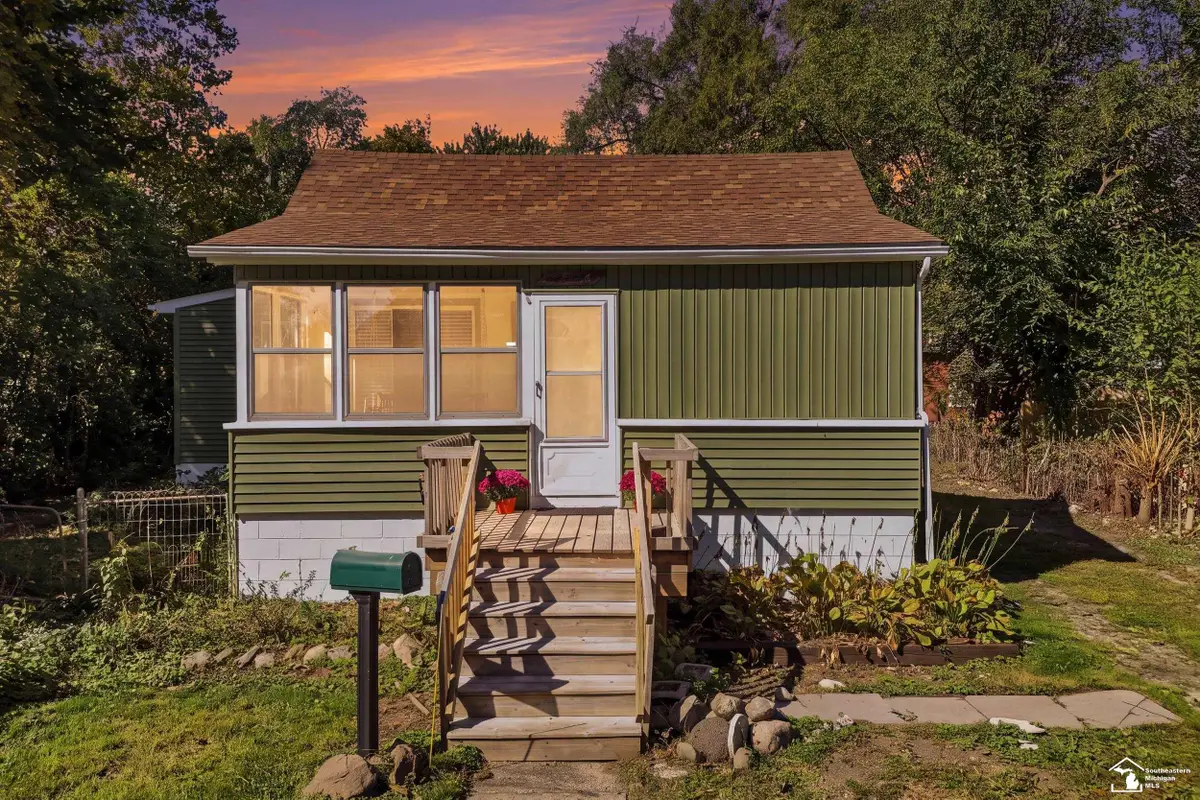 2946 4th, Trenton, MI 48183 - #1