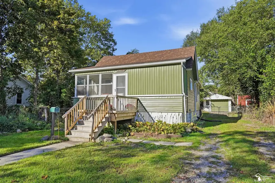 2946 4th, Trenton, MI 48183 - #2
