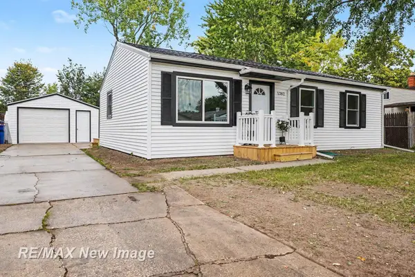 1382 Flanders, Saginaw, MI 48604