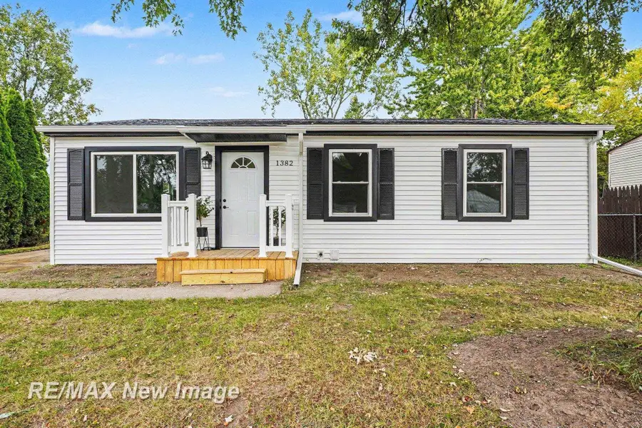 1382 Flanders, Saginaw, MI 48604 - #2