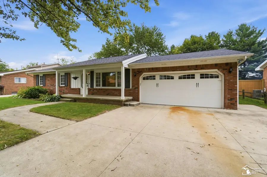 15592 Eastwood, Monroe, MI 48161 - #3