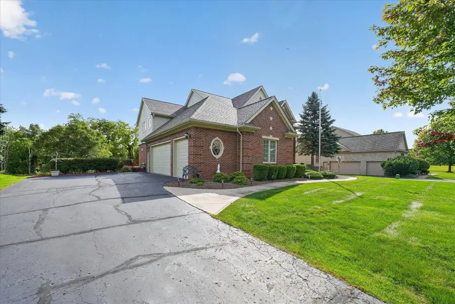 4487 Boxwood, Rochester, MI 48306 - #3