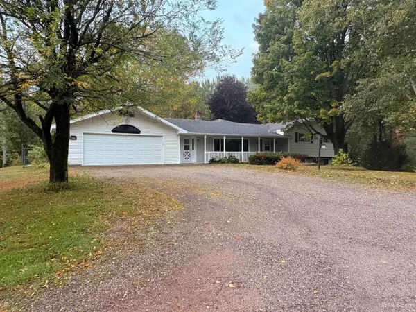 516 Co Rd 480, Marquette, MI 49855