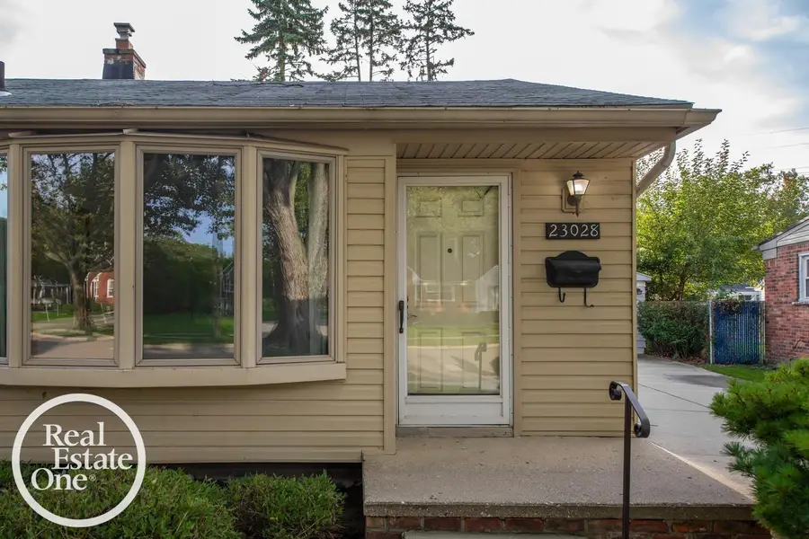 23028 Sanders, Saint Clair Shores, MI 48080 - #2