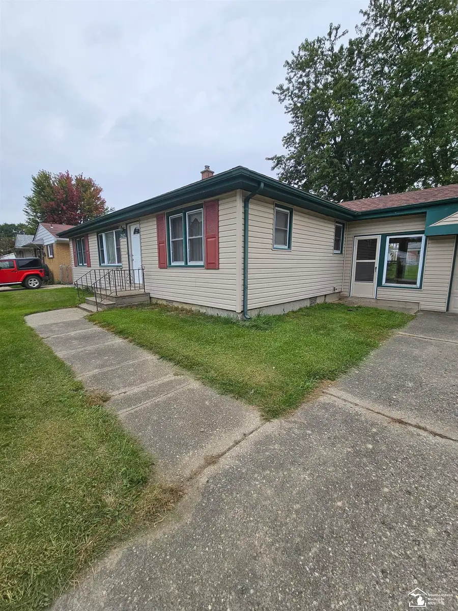 25425 Fairgrove, Woodhaven, MI 48183 - #3