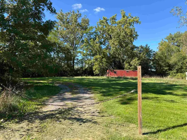 2000 BLK Geller, Adrian, MI 49221