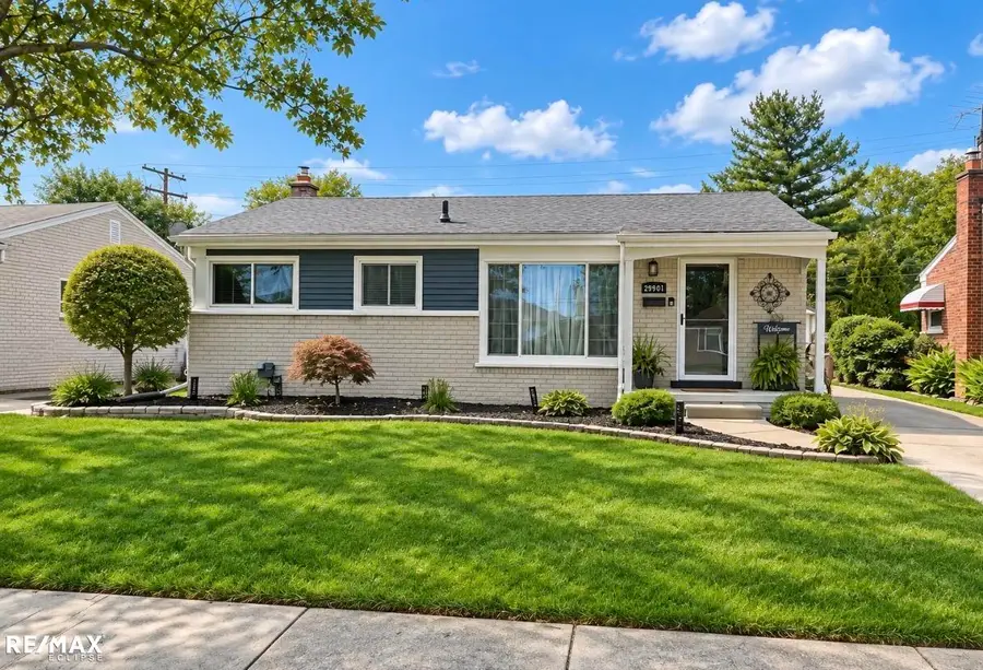 29901 Rosebriar, Saint Clair Shores, MI 48082 - #3