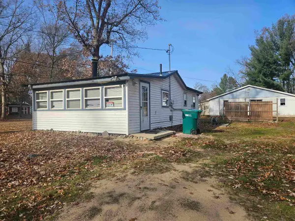 5223 E Cranberry Lake, Harrison, MI 48625