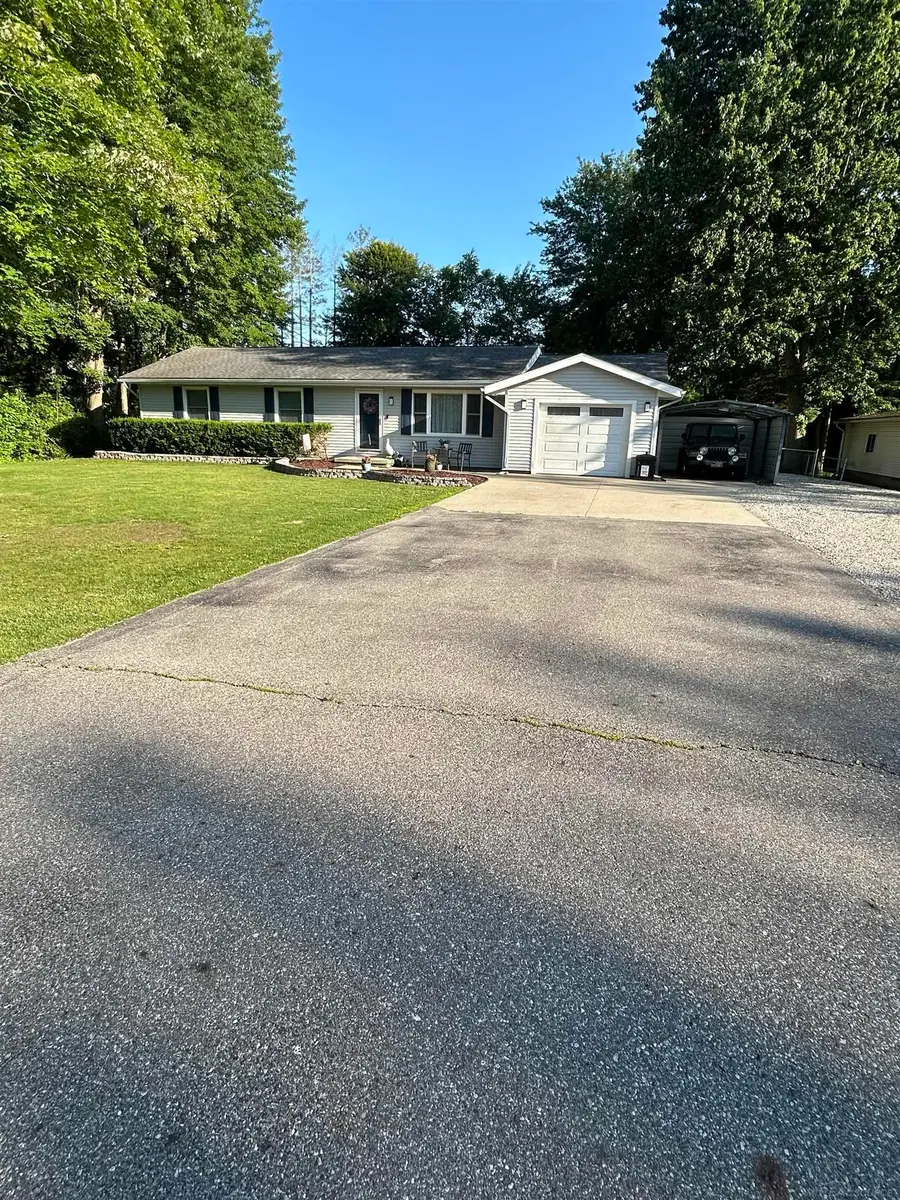 6085 S Birch Hill Dr, Smiths Creek, MI 48074 - #3