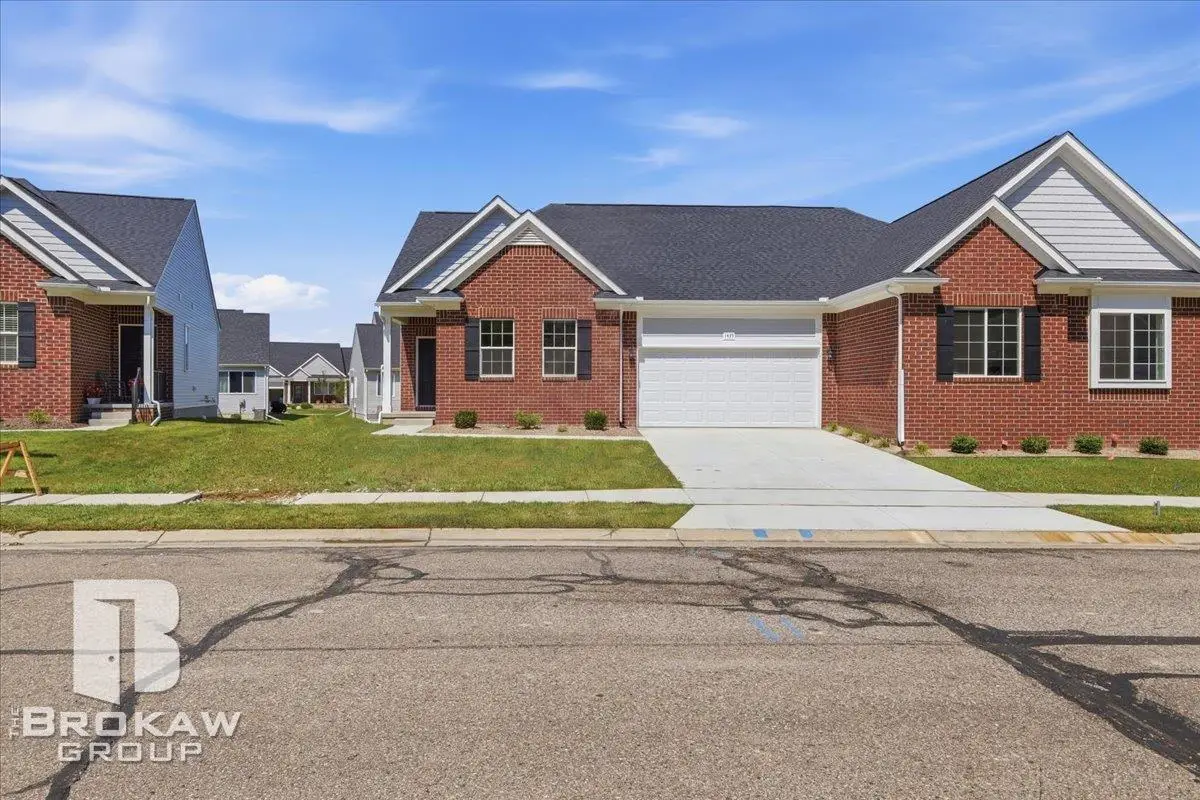 1435 Luxington, Lapeer, MI 48446 - #1