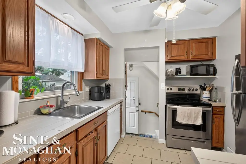22522 Harper Lake Ave, Saint Clair Shores, MI 48080 - #1
