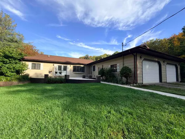 150 W Maple Grove, Farwell, MI 48622