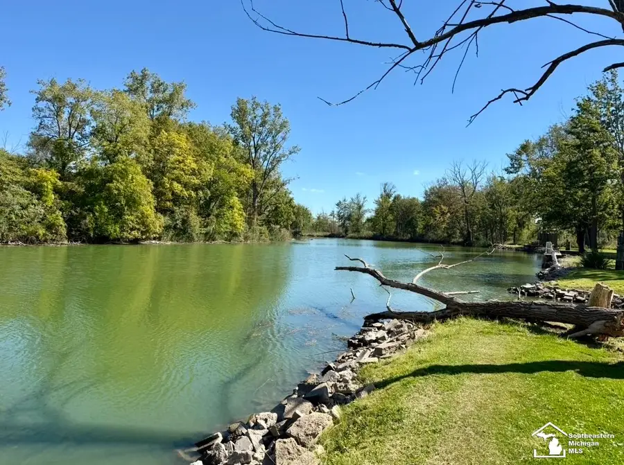 7505 S Huron River, South Rockwood, MI 48179 - #3