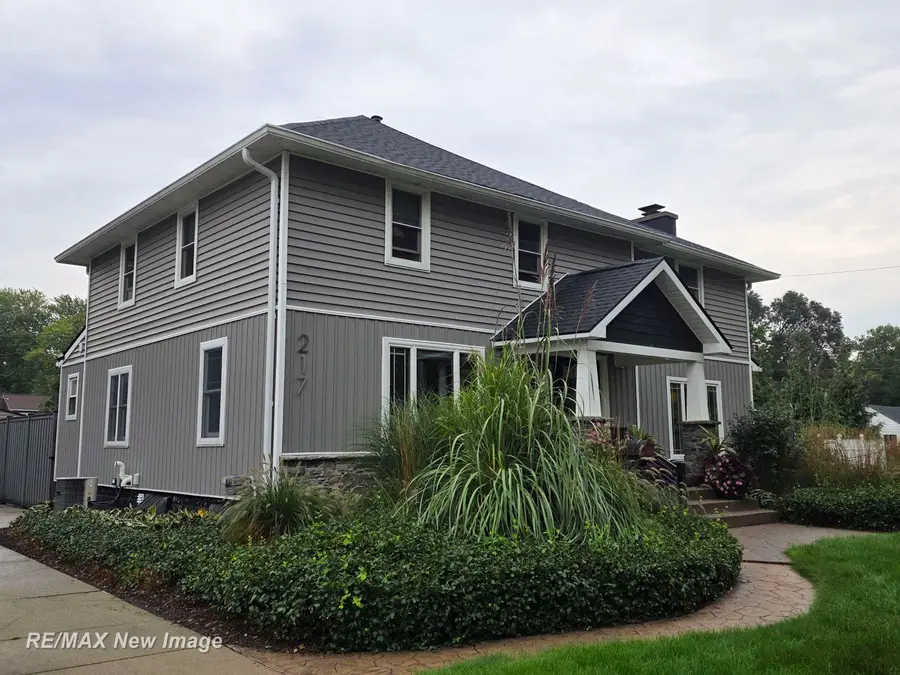 217 S Wood, Chesaning, MI 48616 - #2