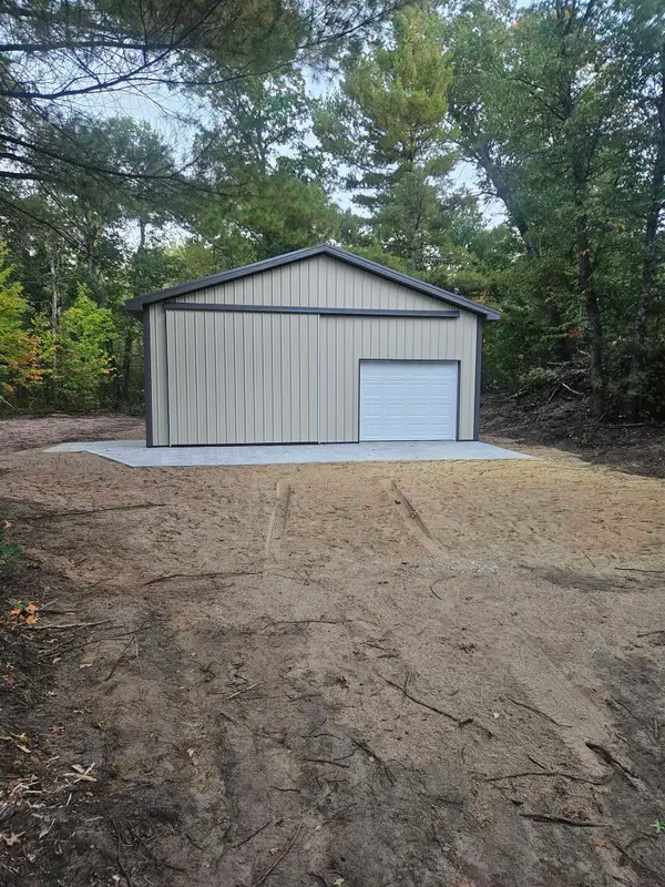391 Pine, Harrison, MI 48625