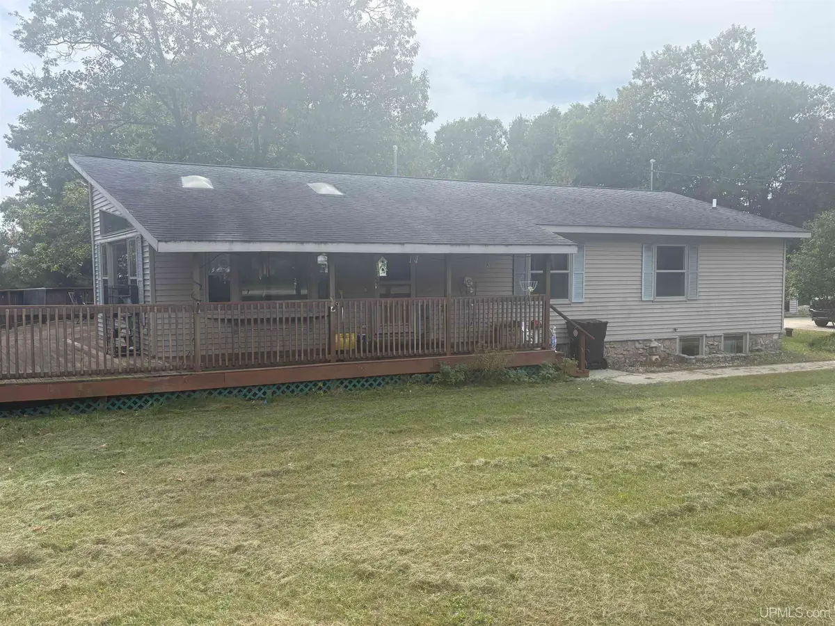 6614 P Road, Escanaba, MI 49829 - #1