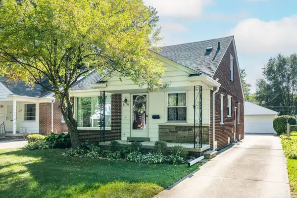 21712 Prestwick, Harper Woods, MI 48225