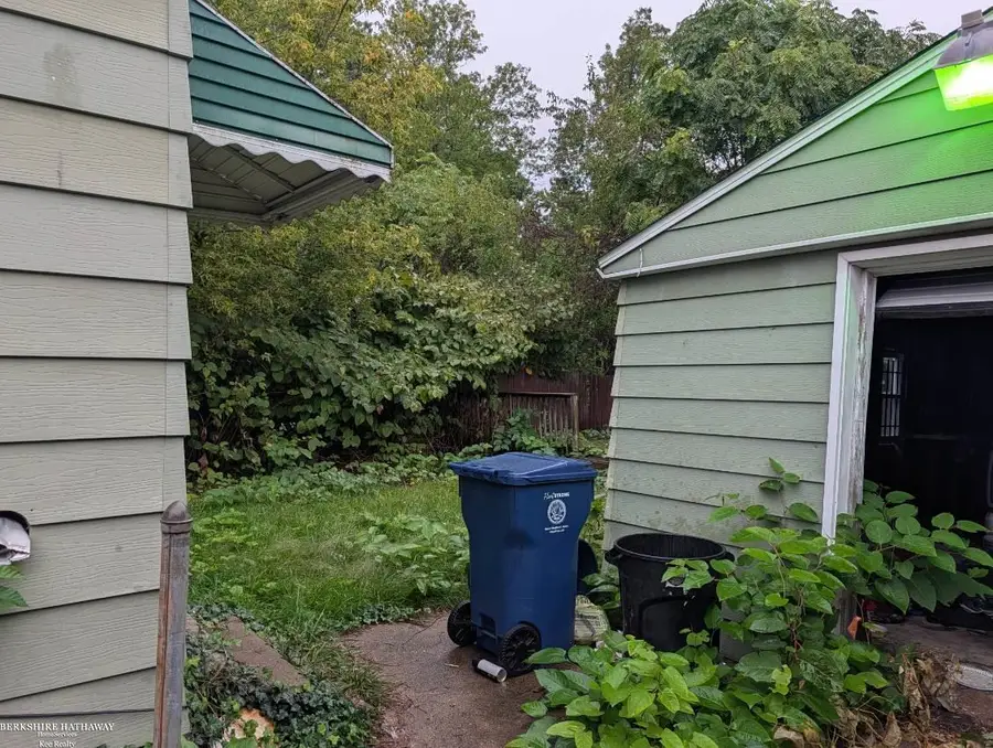1175 E Home, Flint, MI 48505 - #2