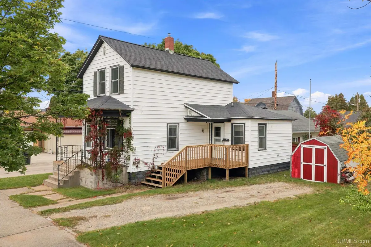 1010 S 5th, Escanaba, MI 49829 - #1