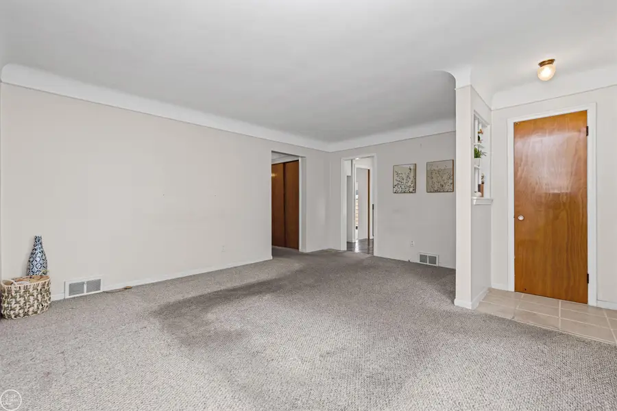 22609 Lake, Saint Clair Shores, MI 48082 - #2