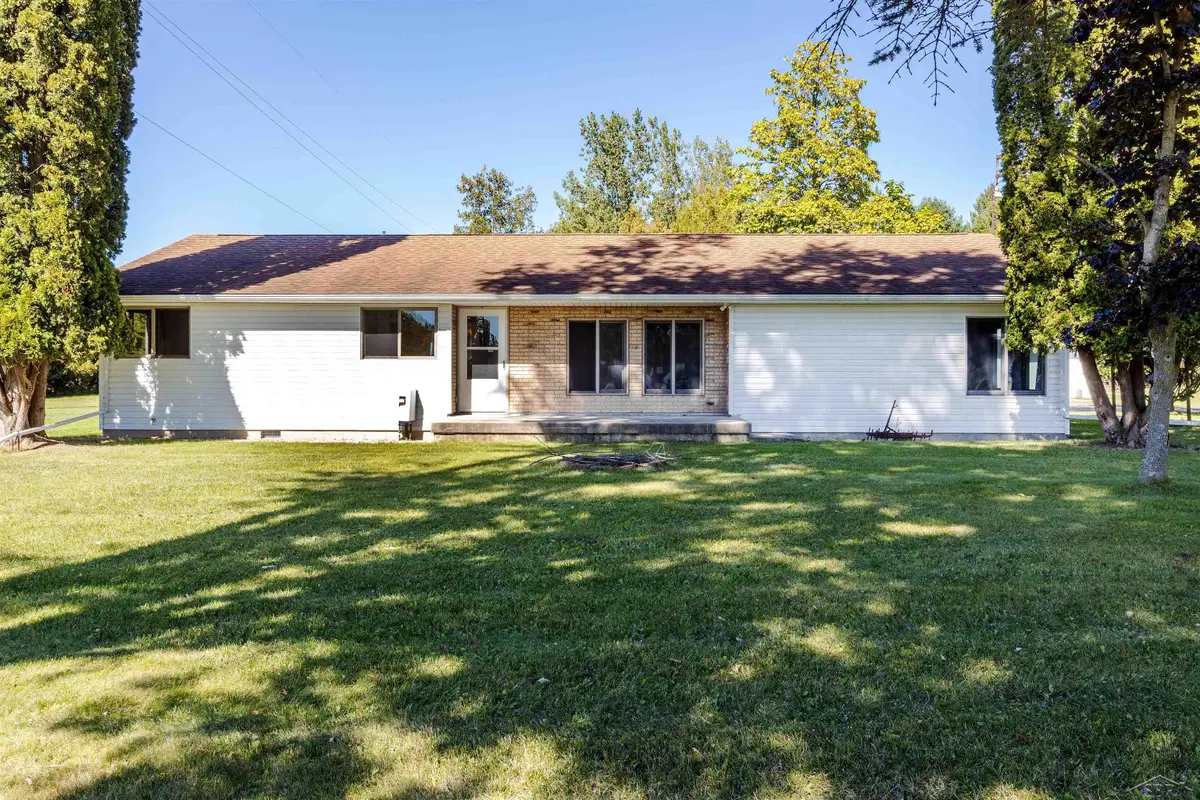 215 E Saginaw, Sanford, MI 48657 - #1
