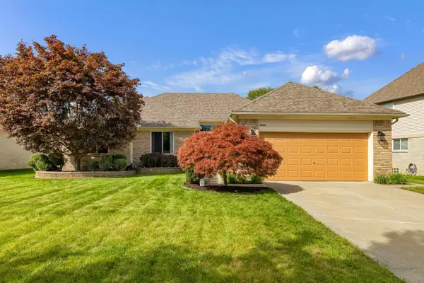 39265 Canterbury, Harrison Twp, MI 48045
